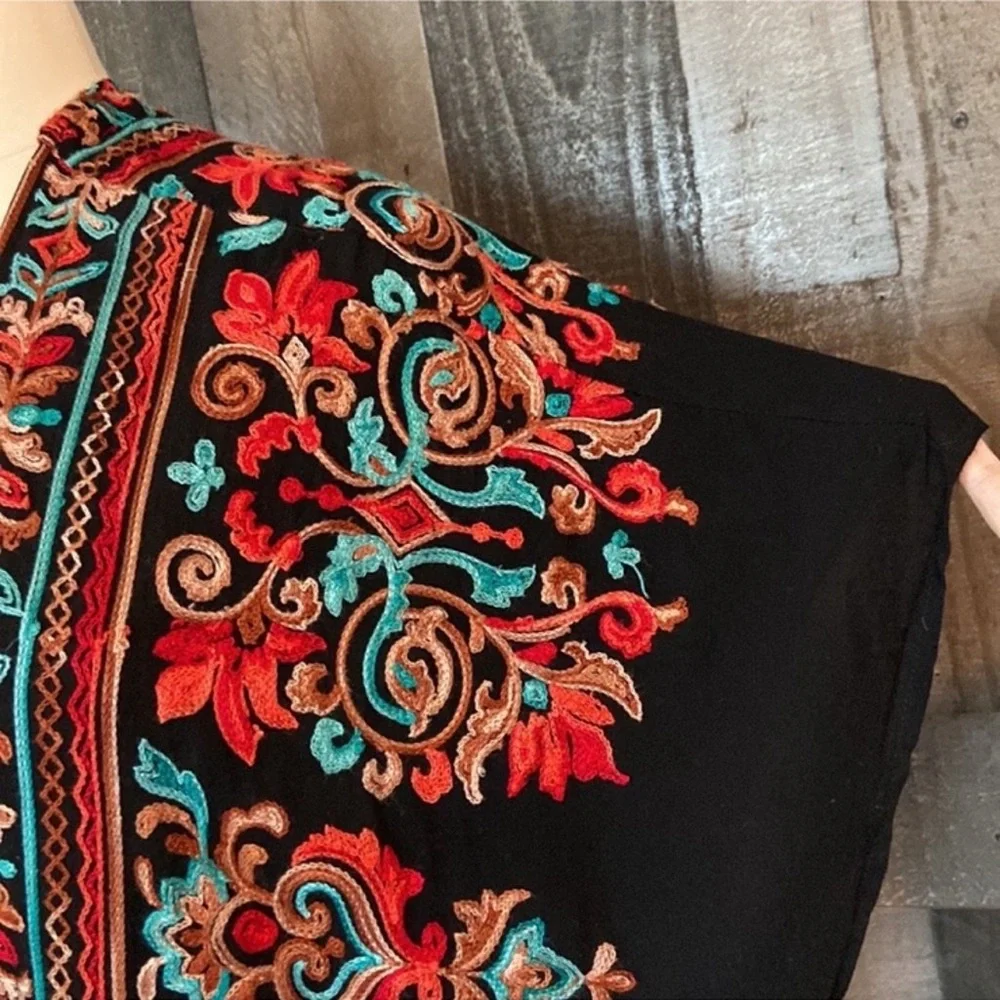 Altar’d State Embroidered Kimono - Picture 6 of 12